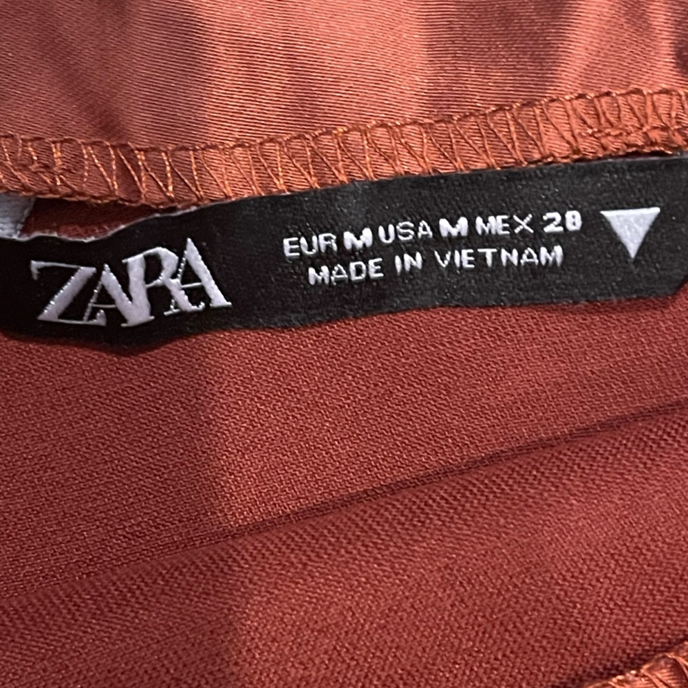Zara split Hem high waisted midi satin skirt size M - Picture 5 of 6